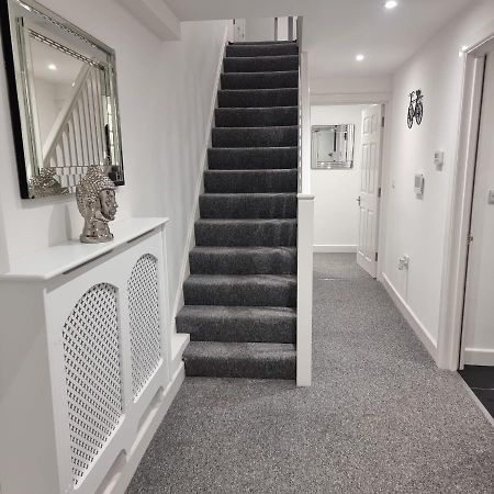 Classic 2 Bed Apartment In Oldkent Road Londyn Zewnętrze zdjęcie
