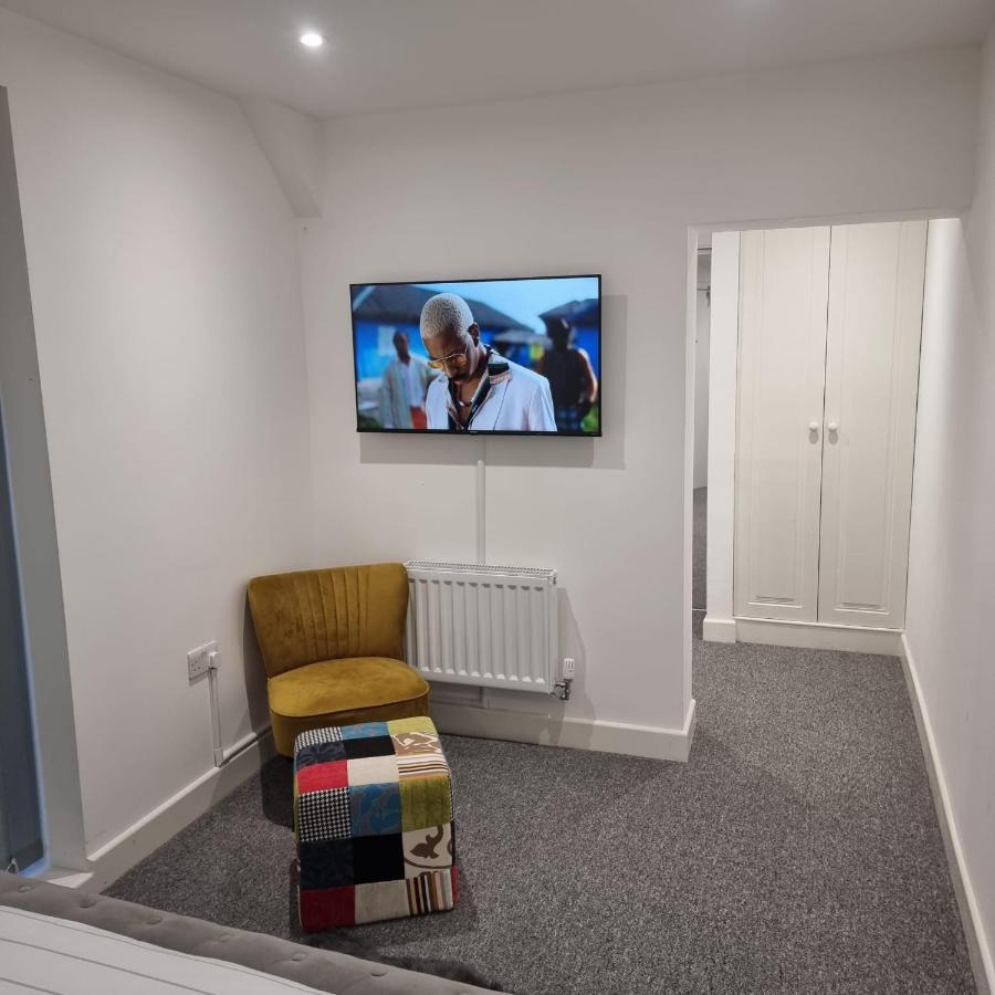 Classic 2 Bed Apartment In Oldkent Road Londyn Zewnętrze zdjęcie