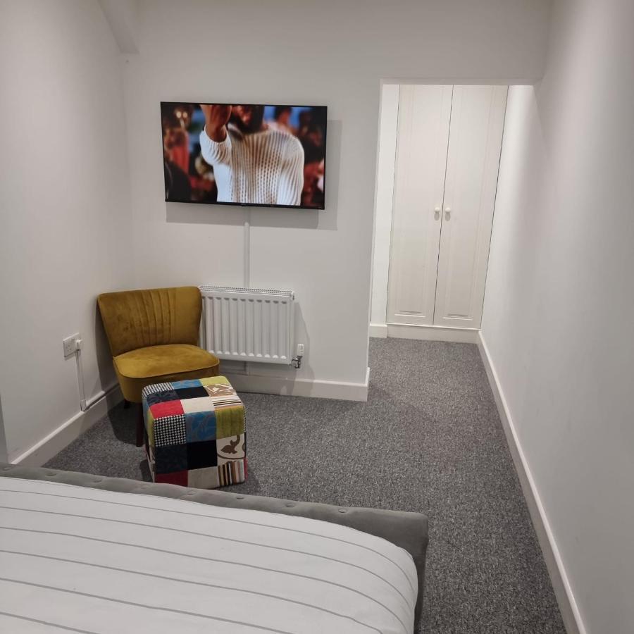 Classic 2 Bed Apartment In Oldkent Road Londyn Zewnętrze zdjęcie