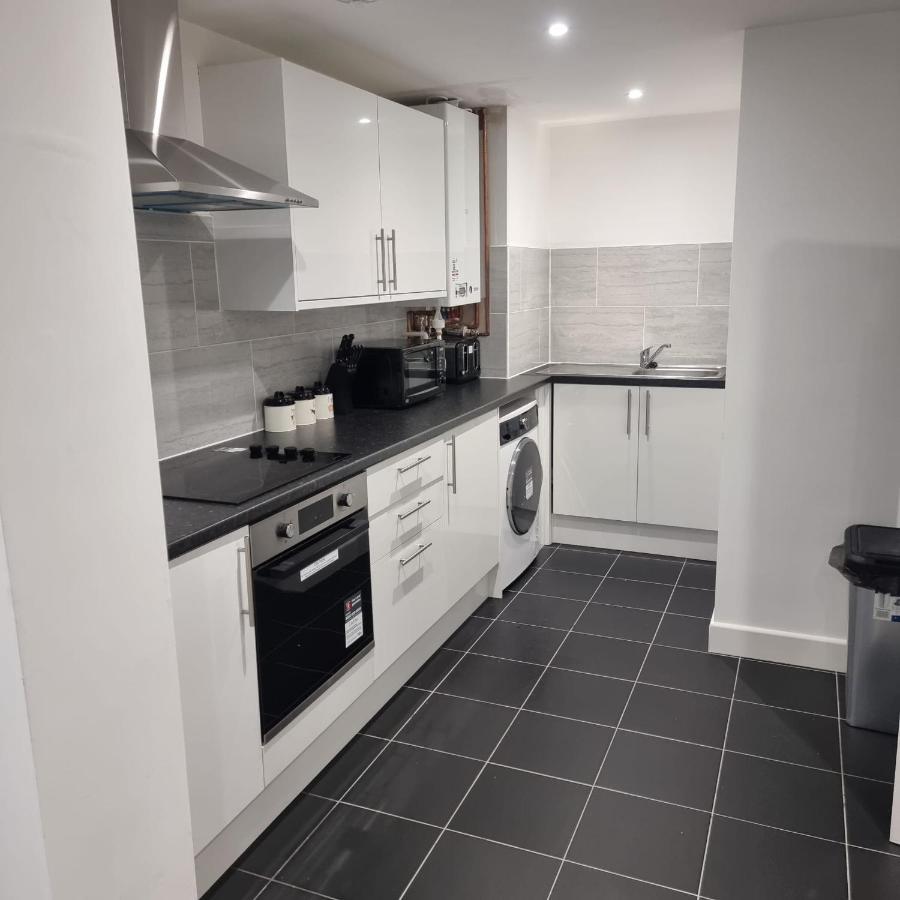 Classic 2 Bed Apartment In Oldkent Road Londyn Zewnętrze zdjęcie