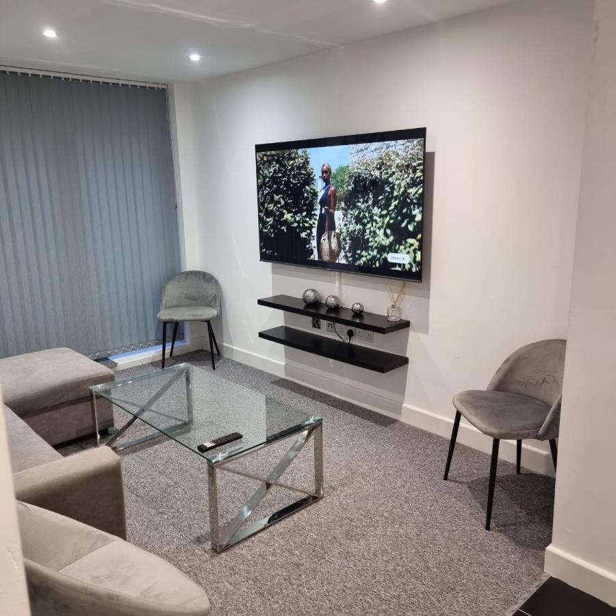 Classic 2 Bed Apartment In Oldkent Road Londyn Zewnętrze zdjęcie