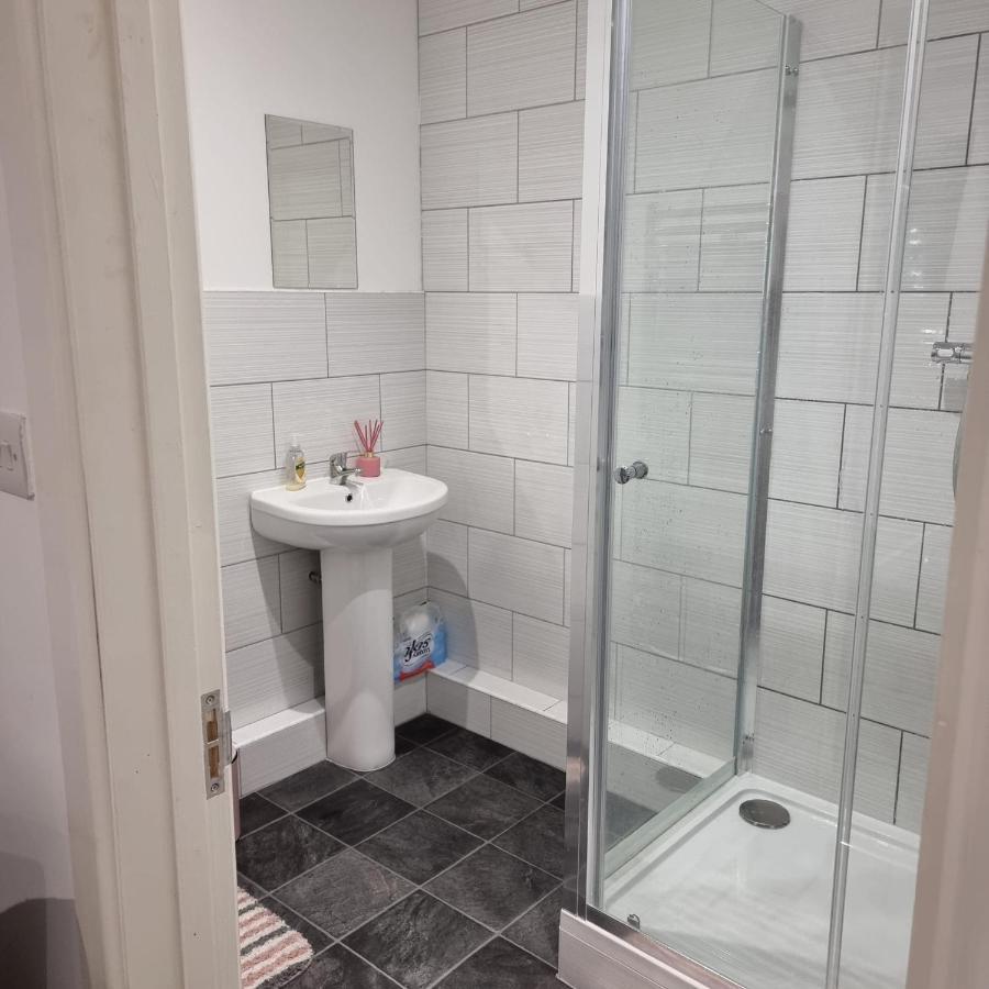 Classic 2 Bed Apartment In Oldkent Road Londyn Zewnętrze zdjęcie